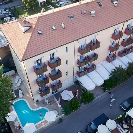 Aron Hotel Римини Экстерьер фото