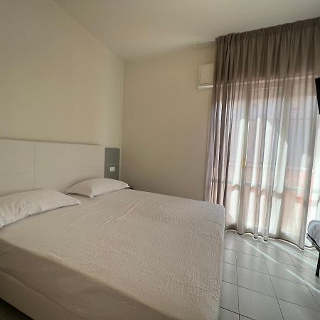 Aron Hotel Римини Экстерьер фото