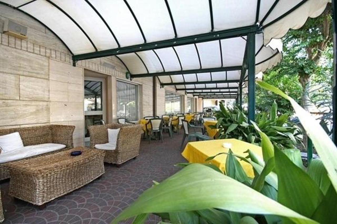 Aron Hotel Римини Экстерьер фото