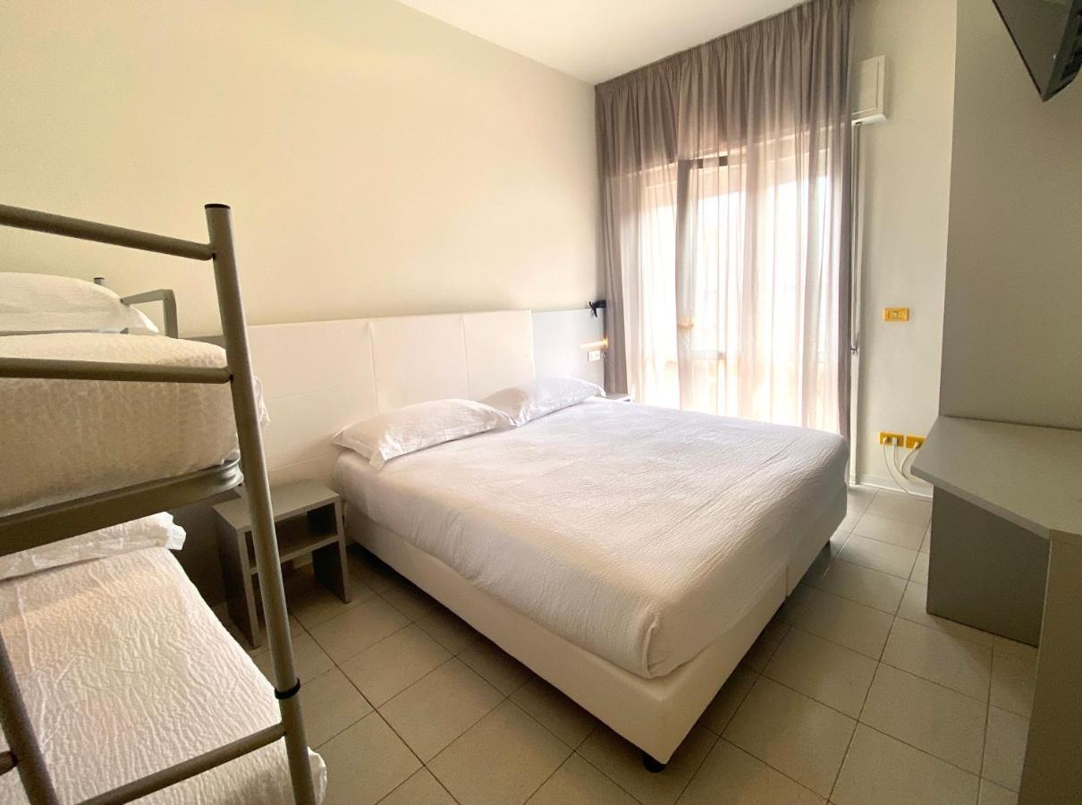 Aron Hotel Римини Экстерьер фото