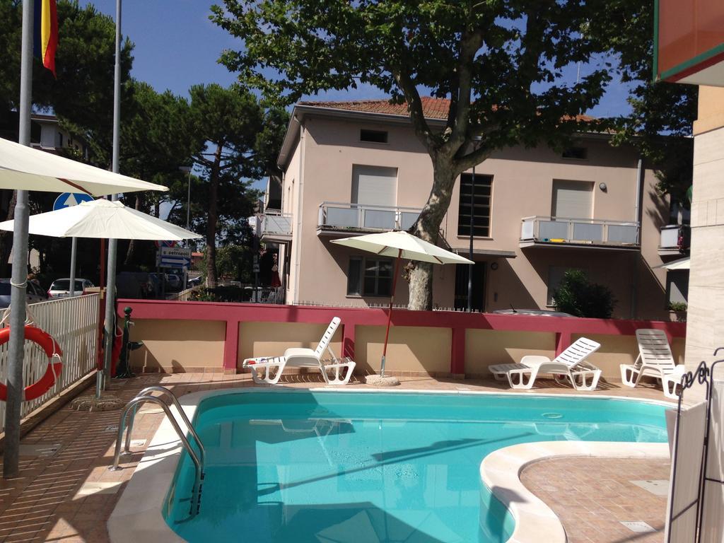 Aron Hotel Римини Экстерьер фото