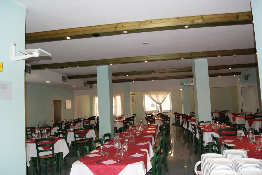 Aron Hotel Римини Экстерьер фото