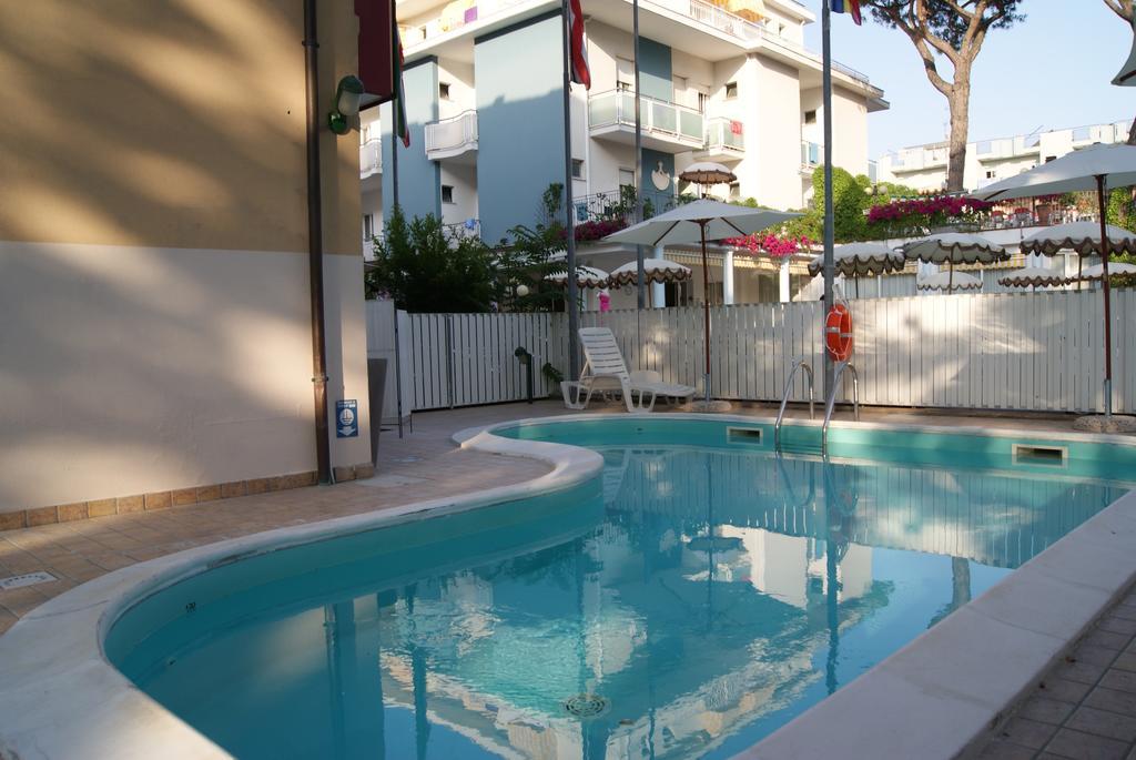 Aron Hotel Римини Экстерьер фото