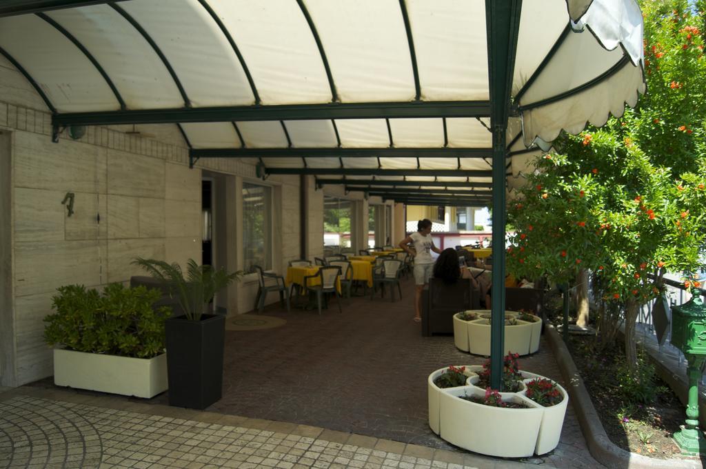 Aron Hotel Римини Экстерьер фото