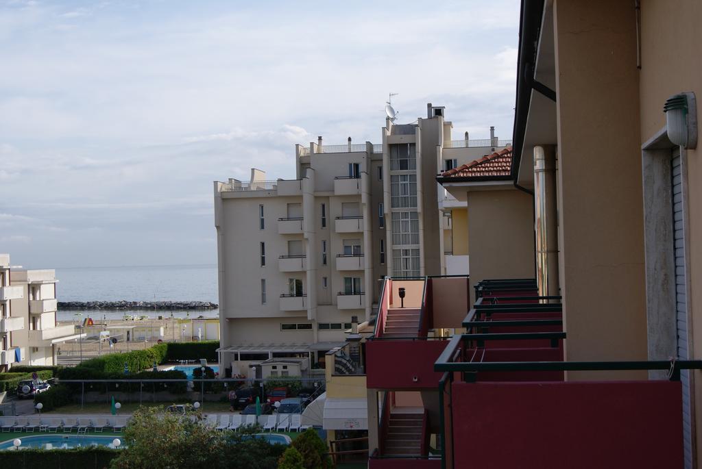 Aron Hotel Римини Экстерьер фото